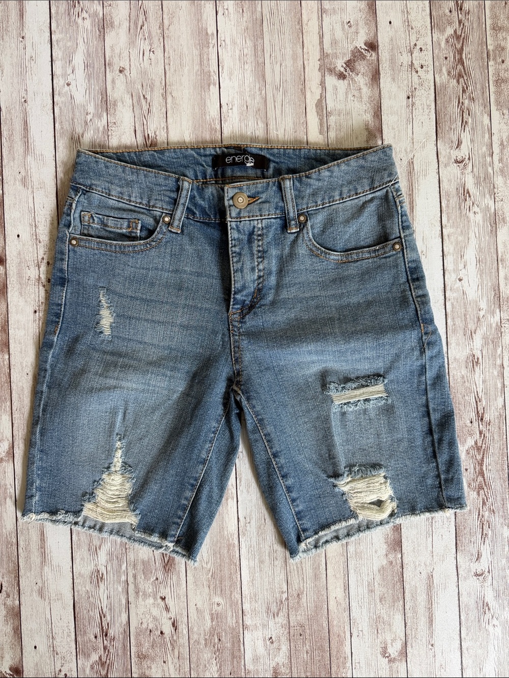 NWOT Energie Bermuda Shorts Juniors size 3 Denim Medium Wash Blue Distressed Fun